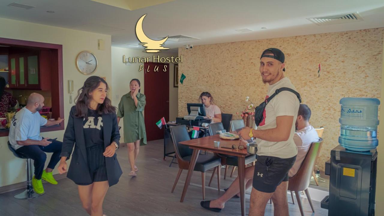 Lunar Hostel Plus Дубай Екстер'єр фото