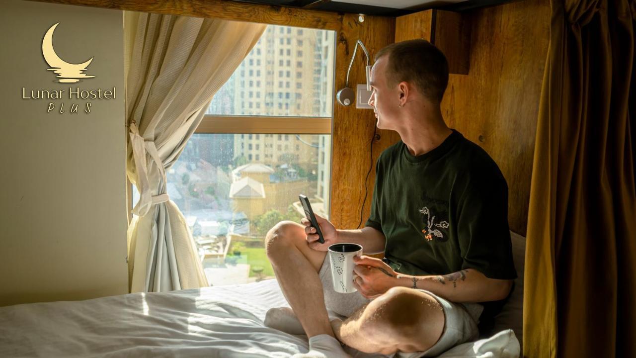 Lunar Hostel Plus Дубай Екстер'єр фото