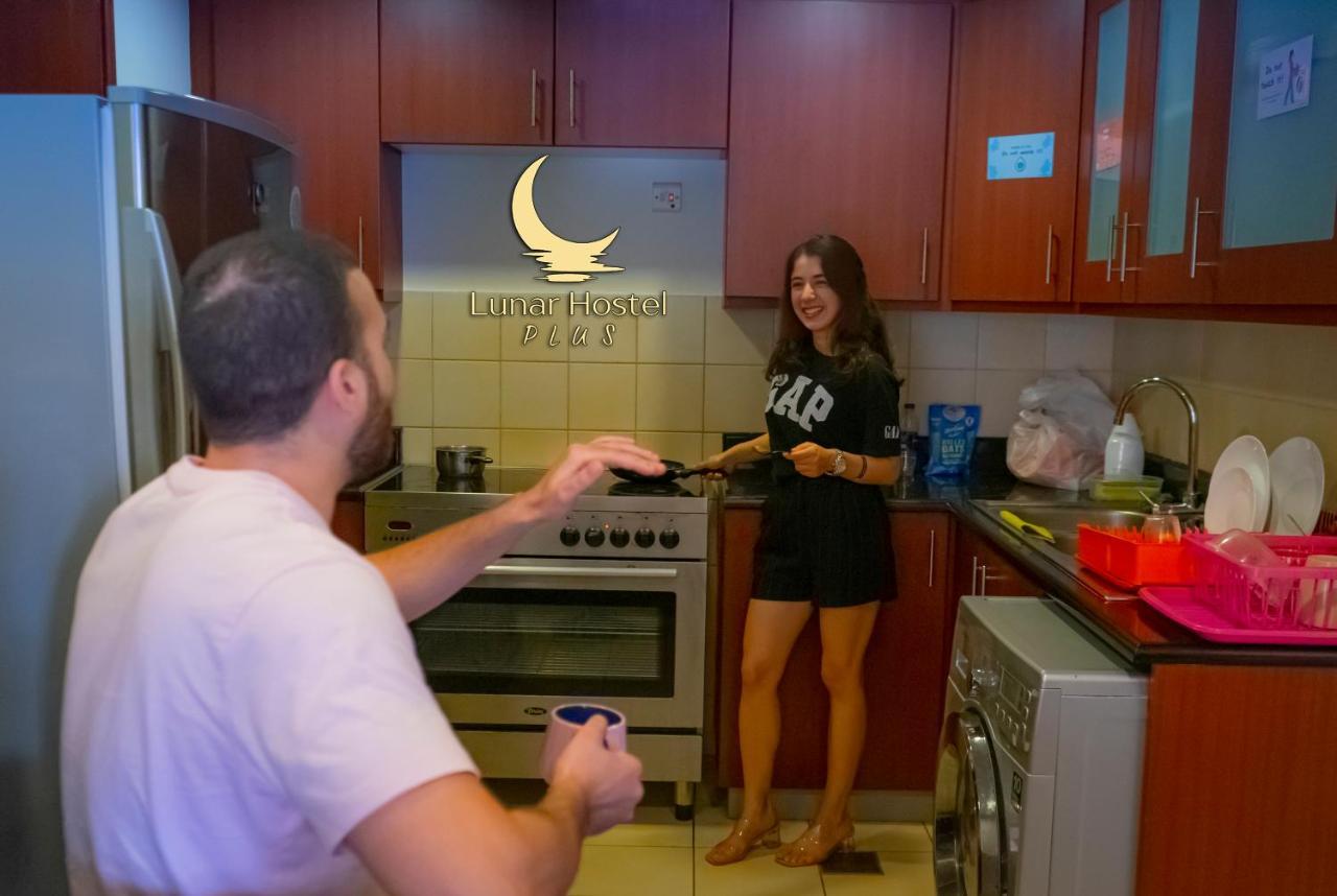 Lunar Hostel Plus Дубай Екстер'єр фото