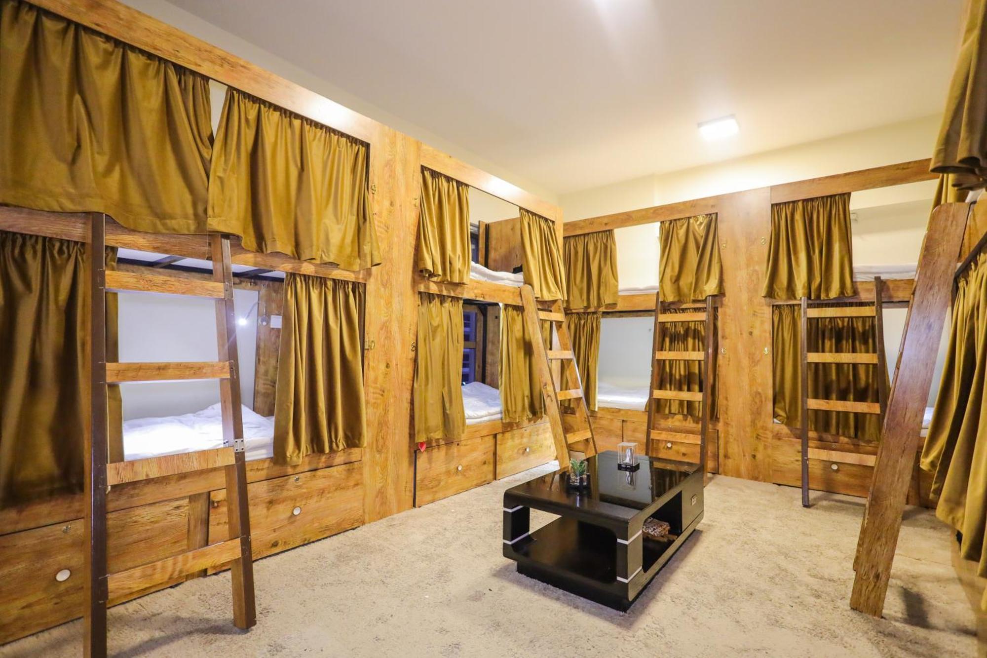 Lunar Hostel Plus Дубай Екстер'єр фото